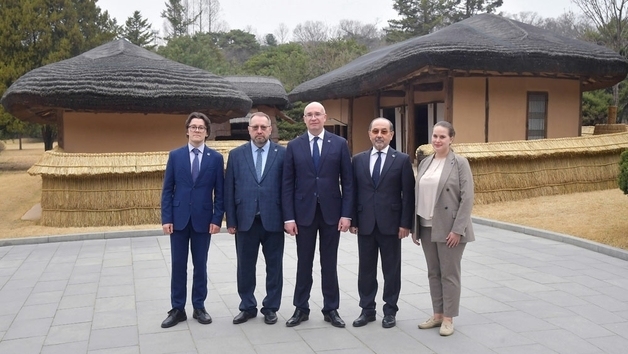 북러 통신사, '가짜 뉴스' 공동 대응 협약…언론도 '상호 관리'