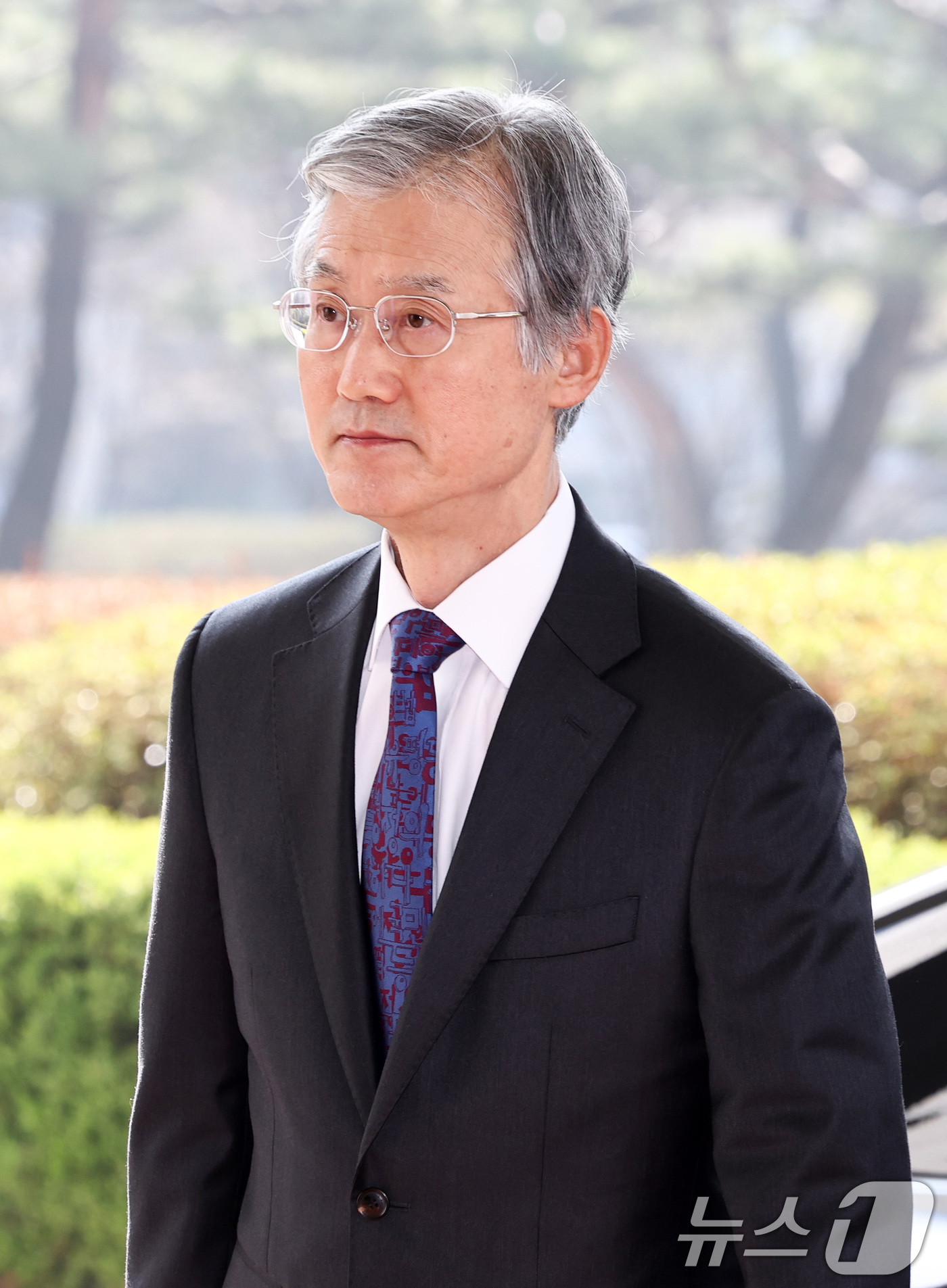 (서울=뉴스1) 최지환 기자 = 조희대 대법원장이 31일 오전 서울 서초구 대법원으로 출근하고 있다. 2026.3.31/뉴스1