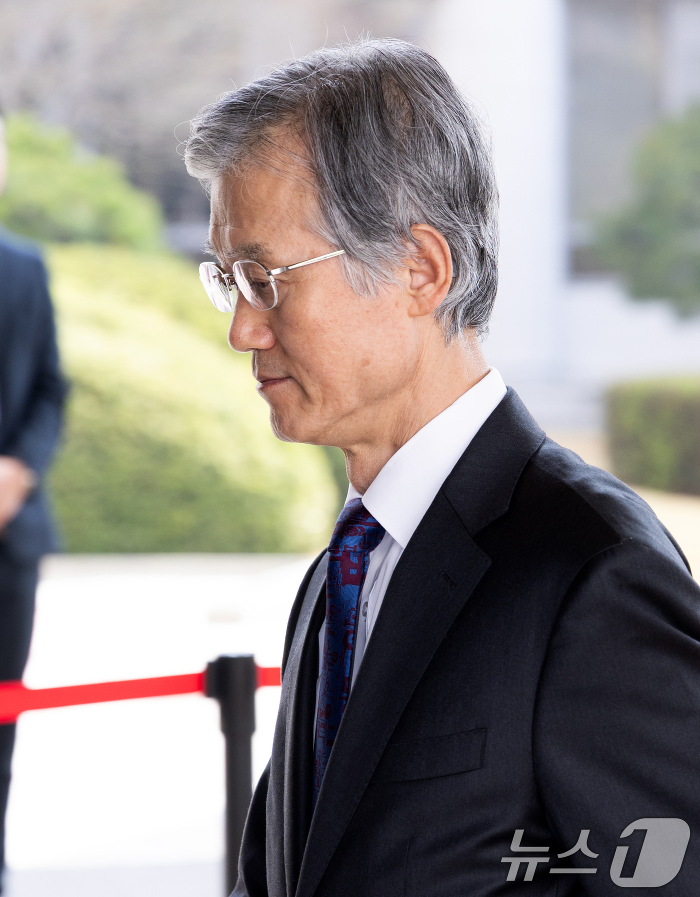 (서울=뉴스1) 최지환 기자 = 조희대 대법원장이 31일 오전 서울 서초구 대법원으로 출근하고 있다. 2026.3.31/뉴스1