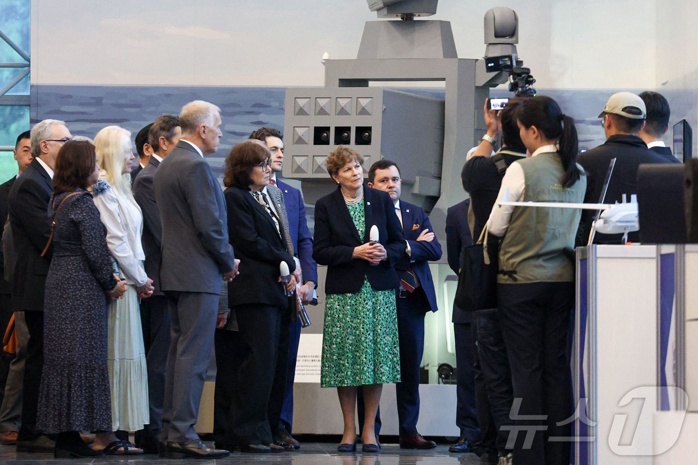 (AFP=뉴스1) 정은지 특파원 = 진 샤힌 미국 상원의원 등이 30일 중산과학원을 방문했다. 2026.3.30ⓒ AFP=뉴스1