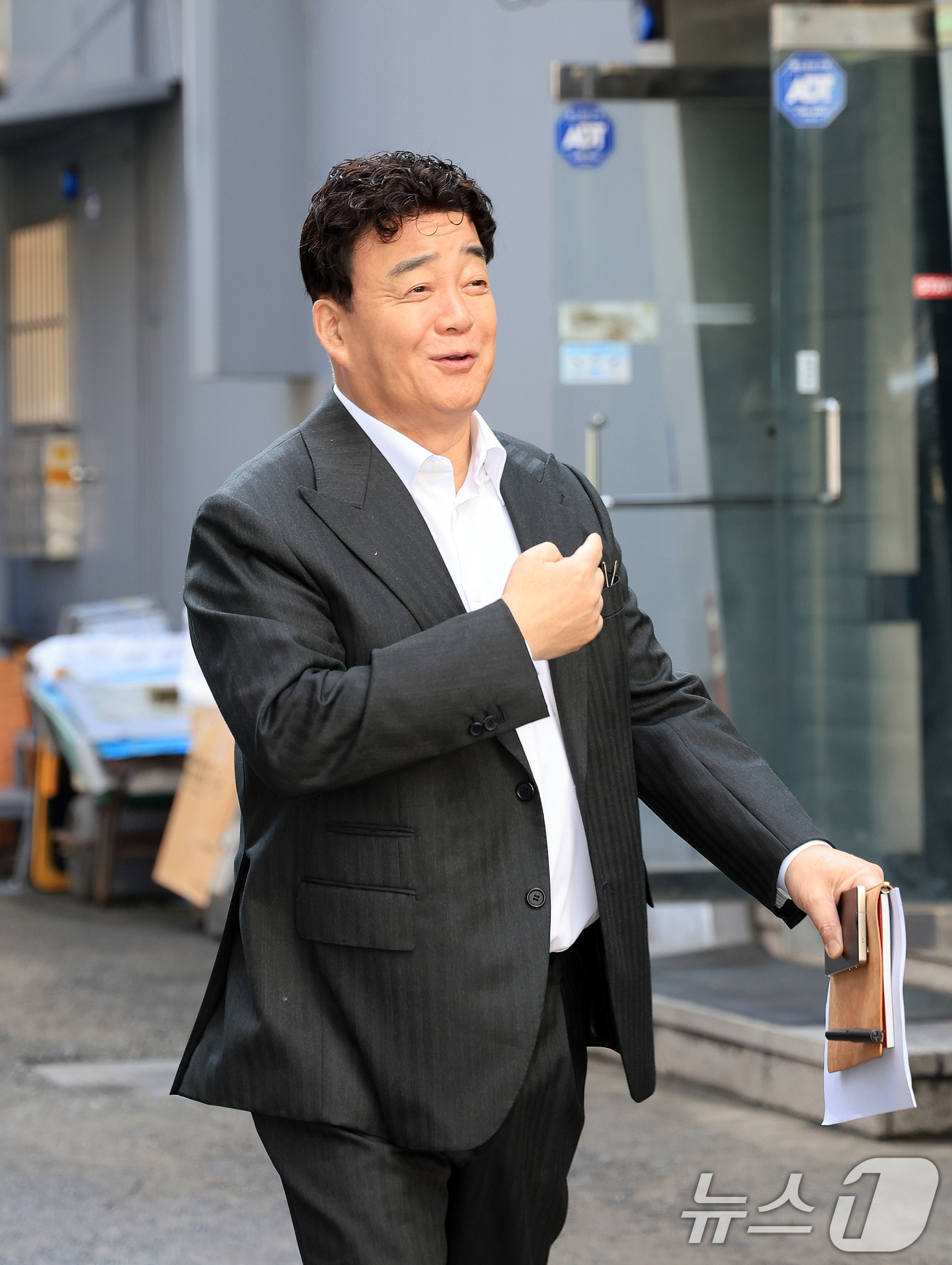 (서울=뉴스1) 이호윤 기자 = 백종원 더본코리아 대표가 31일 서울 서초구 더본코리아 창업설명회장에서 열린 제32회 정기 주주총회에 참석하고 있다. 2026.3.31/뉴스1