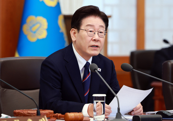 李대통령 "종량제 봉툿값 못 올려, 사재기 불필요…헛소문 엄정 조치"(종합)