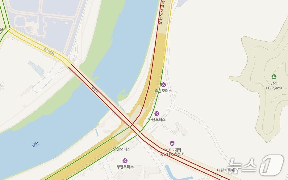 본문 이미지 - 대전 원촌교 인접도로로 극심한 정체가 생긴 모습(국가교통정보센터 홈페이지 갈무리) /뉴스1