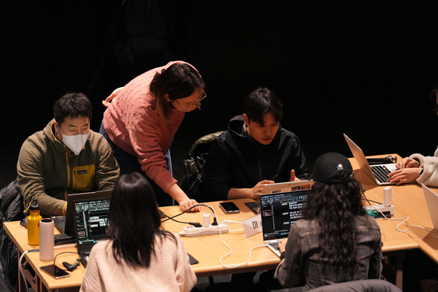 무대 위 자막도 예술로…아르코, '자막해설' 제작 노하우 공유