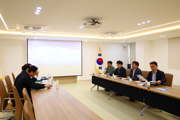 김영신 기정원장, '국방감시시스템' 국산화 글로벌시스템즈 방문