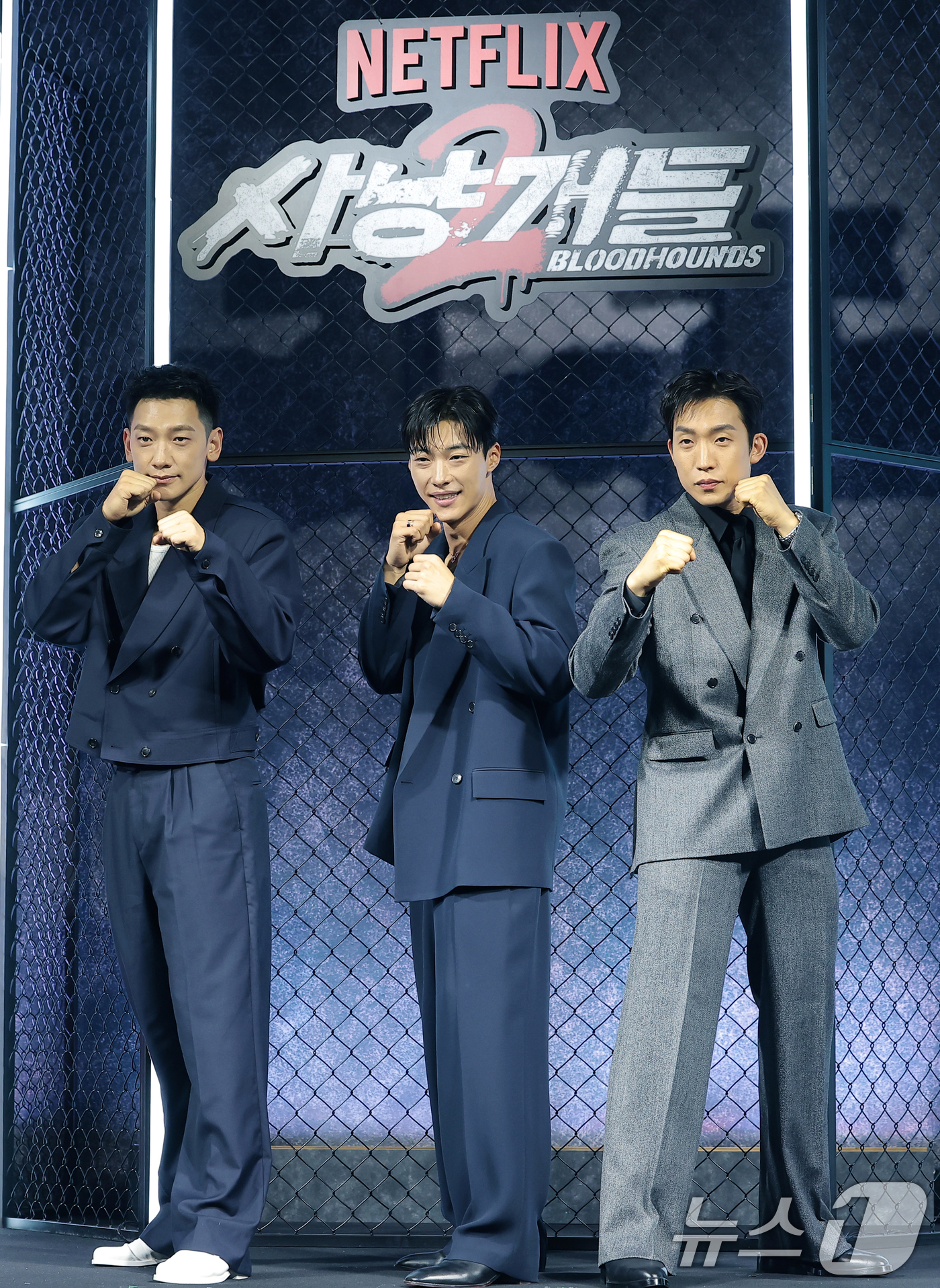 (서울=뉴스1) 권현진 기자 = 배우 정지훈(왼쪽부터)과 우도한, 이상이가 31일 오전 서울 중구 앰배서더 서울 풀만 호텔에서 열린 ‘사냥개들’ 시즌 2(극본 김주환/연출 김주환) …