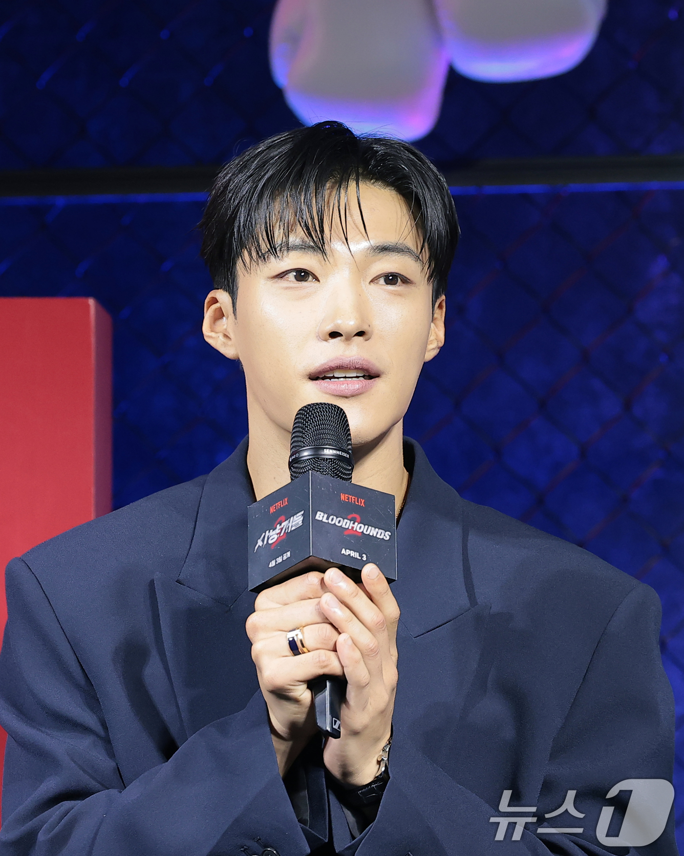 (서울=뉴스1) 권현진 기자 = 배우 우도한가 31일 오전 서울 중구 앰배서더 서울 풀만 호텔에서 열린 ‘사냥개들’ 시즌 2 제작발표회에서 인사말을 하고 있다.‘사냥개들’ 시즌 2 …