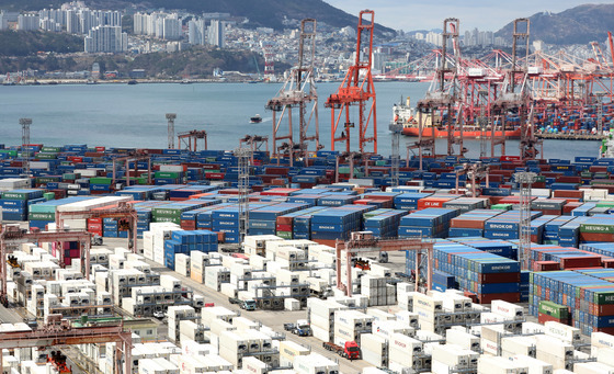 2월 산업생산, 5년 8개월 만에 최대 폭 증가