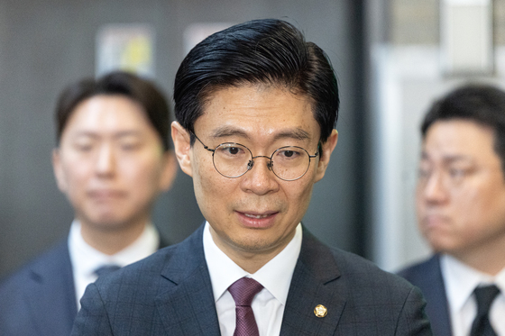 입장 밝히는 조정훈 의원