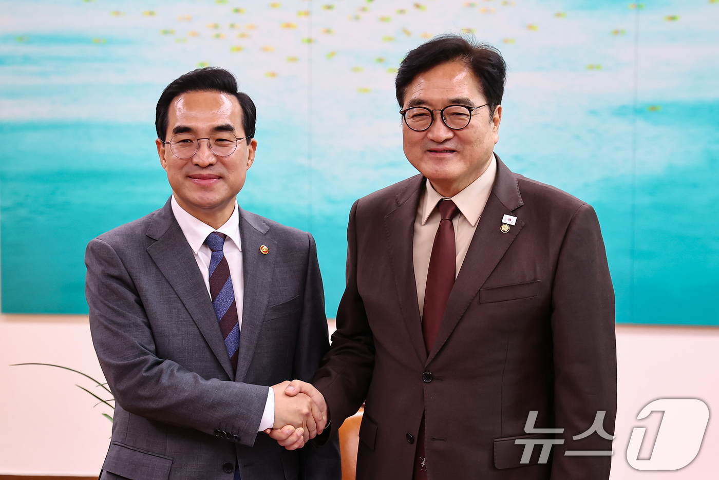 (서울=뉴스1) 김도우 기자 = 우원식 국회의장이 31일 서울 여의도 국회에서 박홍근 기획예산처 장관을 접견하고 있다. 2026.3.31/뉴스1
