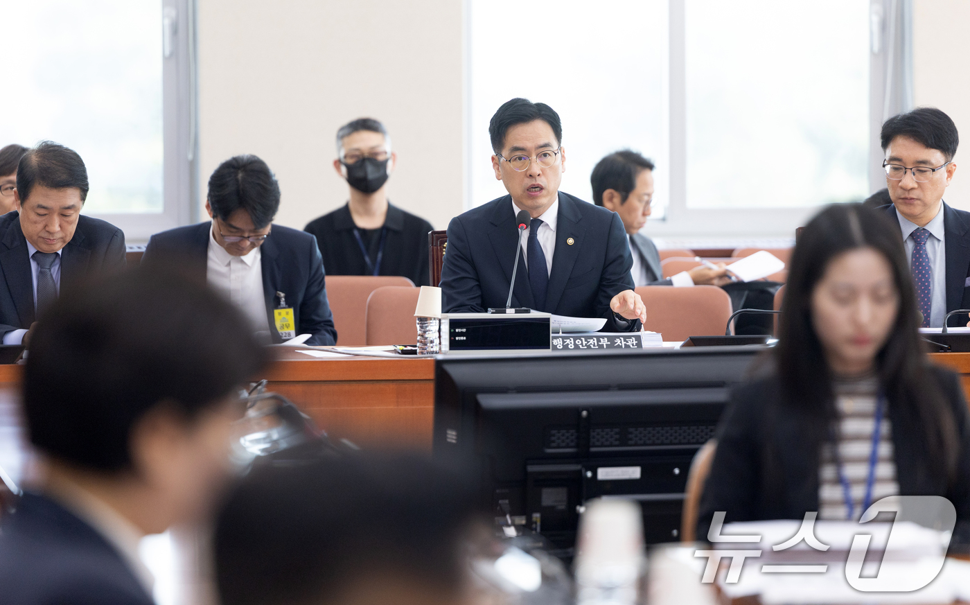 (서울=뉴스1) 이승배 기자 = 31일 서울 여의도 국회에서 열린 제433회국회(임시회) 행정안전위원회 제5차 법안심사제1소위원회에서 김민재 행정안전부 차관이 인사말하고 있다. 2 …