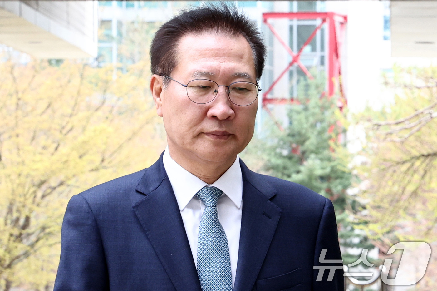 (서울=뉴스1) 최지환 기자 = 박성재 전 법무부 장관이 31일 오후 서울 서초구 서울중앙지방법원에서 열린 이종섭 전 국방부 장관의 '호주 도피' 사건 1차 공판에 출석하고 있다. …