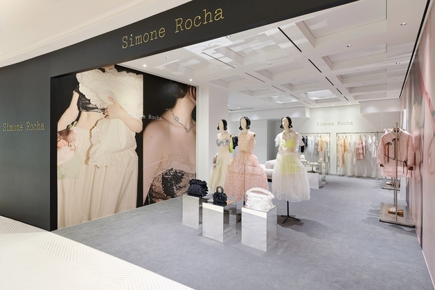 신세계인터, 英 럭셔리 패션 '시몬 로샤' 국내 첫 팝업 오픈