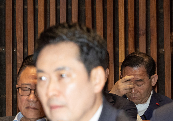 의원총회 참석한 주호영 의원과 장동혁 대표