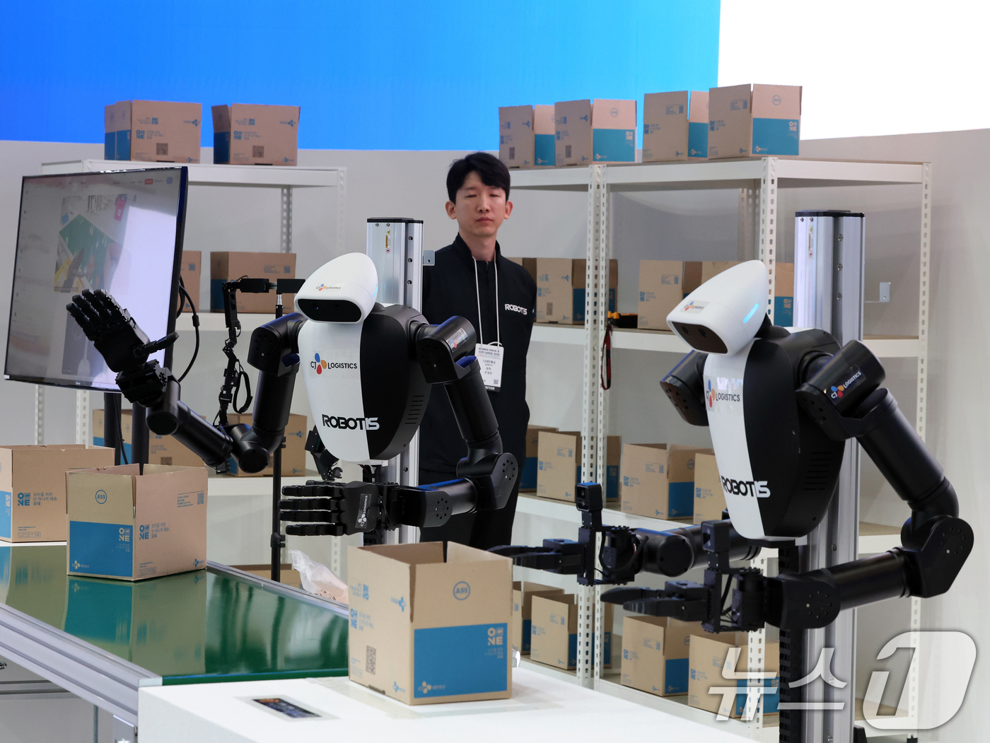 (고양=뉴스1) 황기선 기자 = 31일 경기 고양시 일산서구 킨텍스에서 열린 ‘2026 국제포장기자재전 & 국제제약·화장품위크(KOREA PACK & ICPI WEEK 2026)’ …