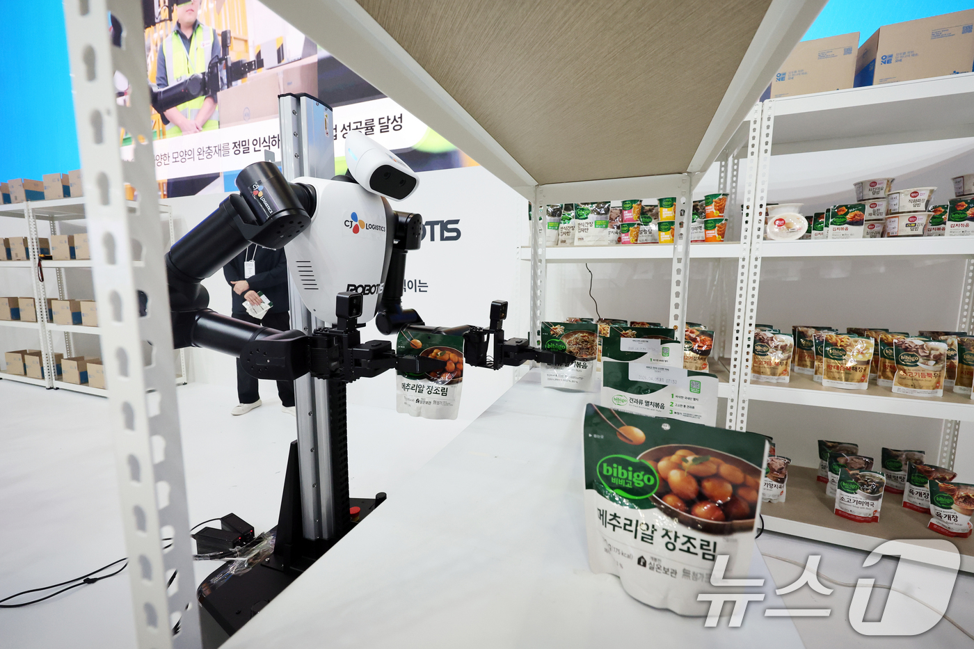 (고양=뉴스1) 황기선 기자 = 31일 경기 고양시 일산서구 킨텍스에서 열린 ‘2026 국제포장기자재전 & 국제제약·화장품위크(KOREA PACK & ICPI WEEK 2026)’ …