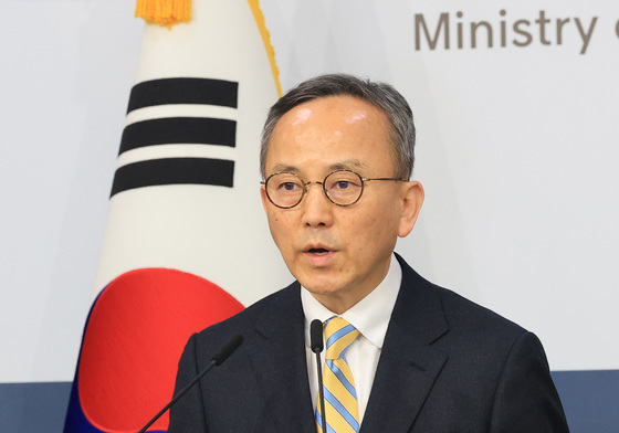 브리핑하는 박일 외교부 대변인