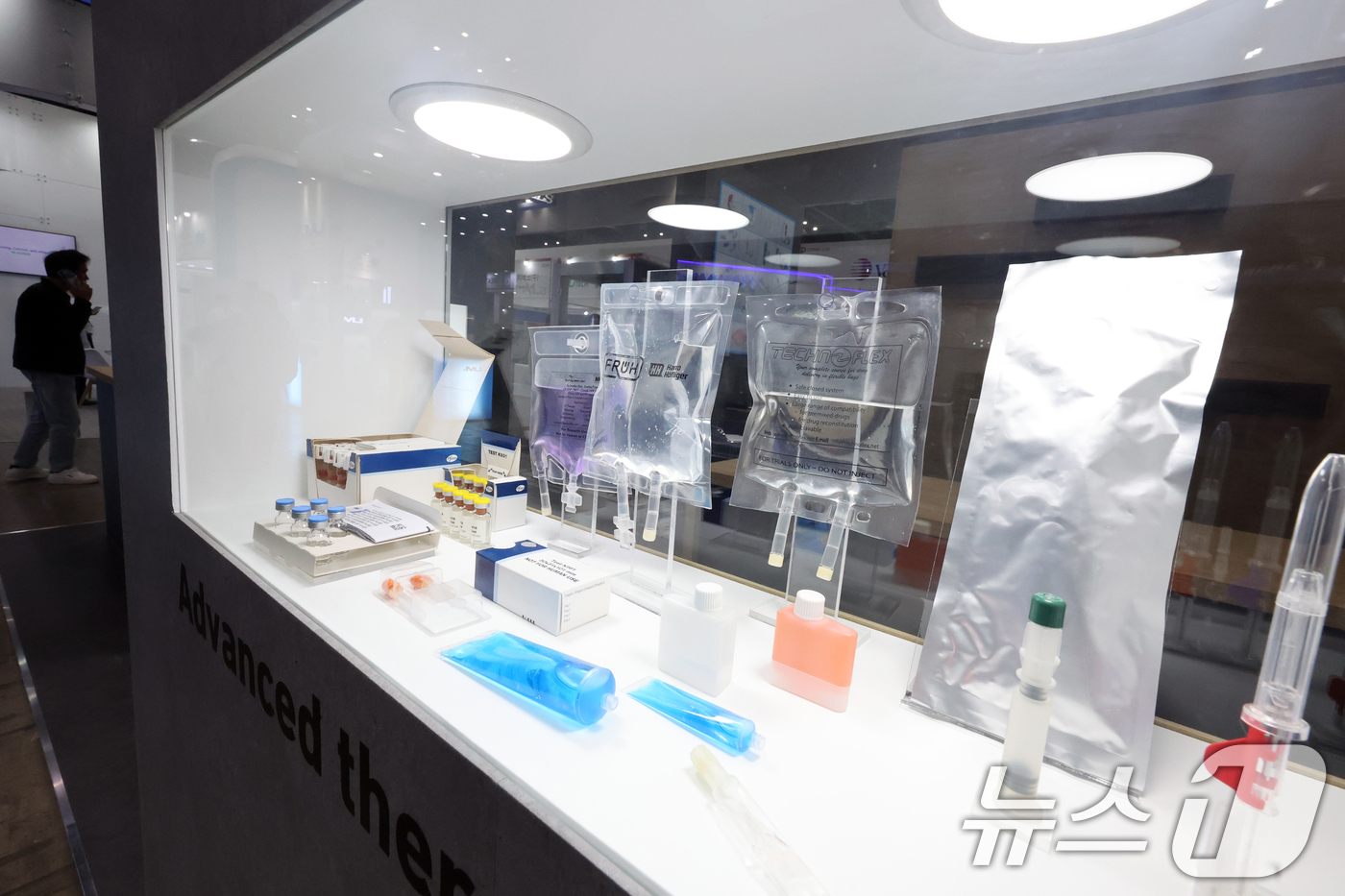 (고양=뉴스1) 황기선 기자 = 31일 경기 고양시 일산서구 킨텍스에서 열린 ‘2026 국제포장기자재전 & 국제제약·화장품위크(KOREA PACK & ICPI WEEK 2026)’ …