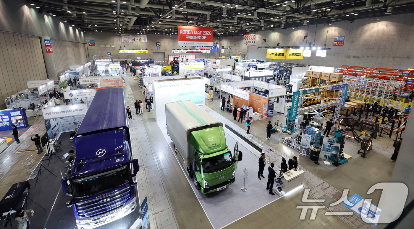 (고양=뉴스1) 황기선 기자 = 31일 경기 고양시 일산서구 킨텍스에서 열린 ‘2026 국제포장기자재전 & 국제제약·화장품위크(KOREA PACK & ICPI WEEK 2026)’ …