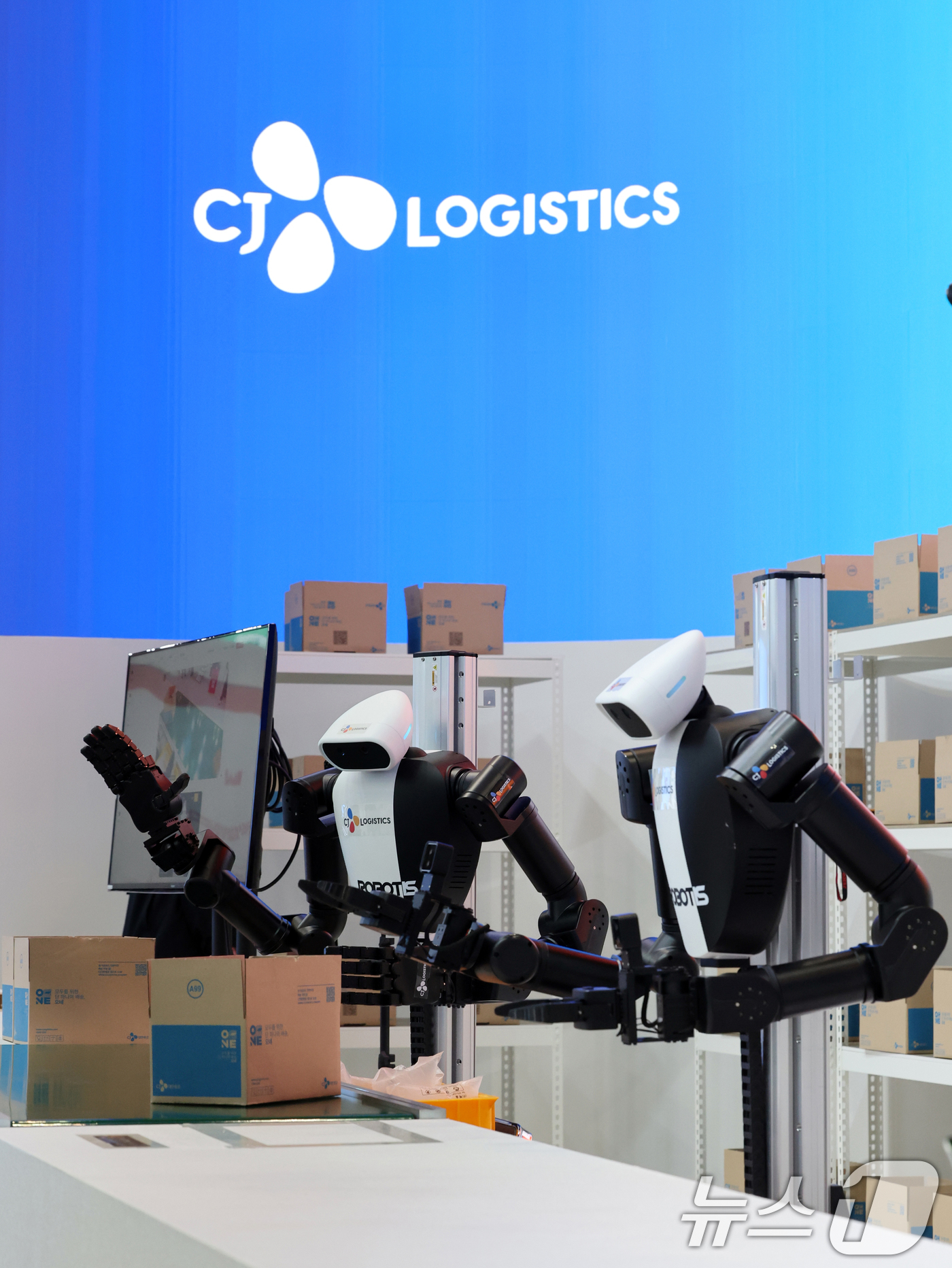 (고양=뉴스1) 황기선 기자 = 31일 경기 고양시 일산서구 킨텍스에서 열린 ‘2026 국제포장기자재전 & 국제제약·화장품위크(KOREA PACK & ICPI WEEK 2026)’ …