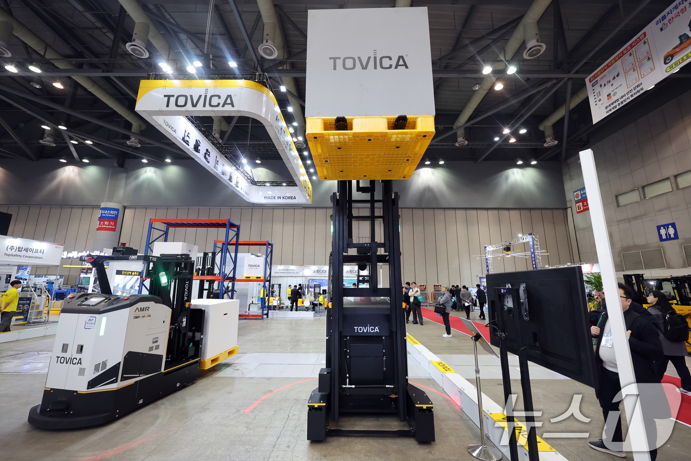 (고양=뉴스1) 황기선 기자 = 31일 경기 고양시 일산서구 킨텍스에서 열린 ‘2026 국제포장기자재전 & 국제제약·화장품위크(KOREA PACK & ICPI WEEK 2026)’ …