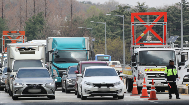 원촌육교 통제로 멈춰버린 대전