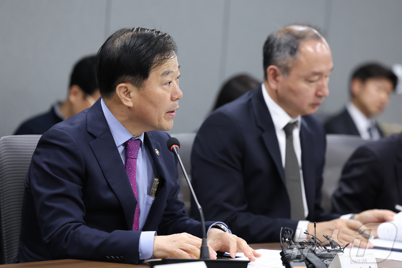 (서울=뉴스1) 이종수 인턴기자 = 이형훈 보건복지부 제2차관이 31일 오후 서울 중구 서울역 T타워에서 열린 중동전쟁 대응 보건의료 관계기관 회의에서 모두발언을 하고 있다. 20 …