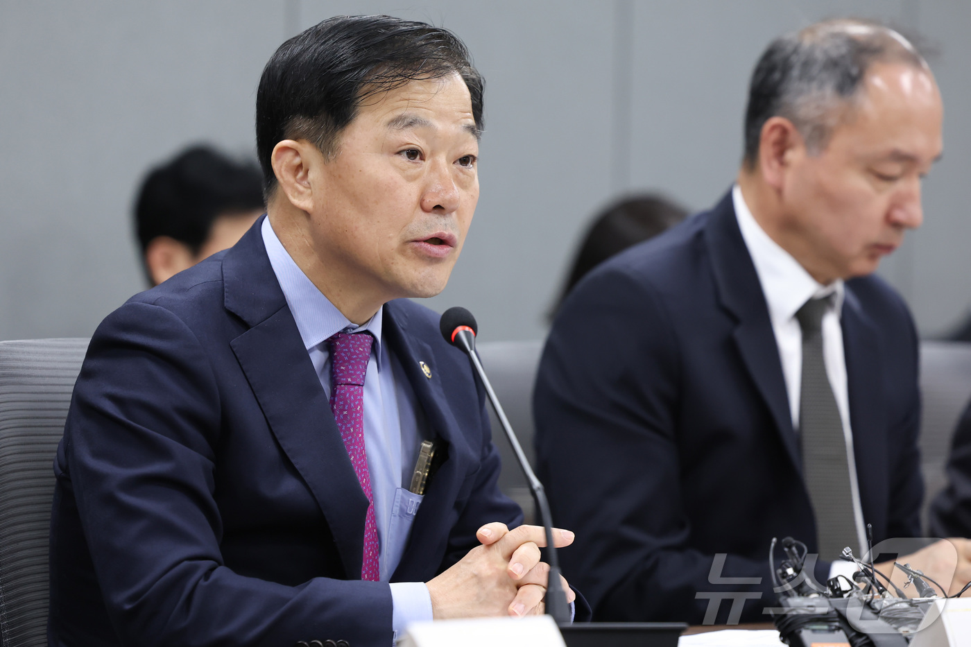 (서울=뉴스1) 이종수 인턴기자 = 이형훈 보건복지부 제2차관이 31일 오후 서울 중구 서울역 T타워에서 열린 중동전쟁 대응 보건의료 관계기관 회의에서 모두발언을 하고 있다. 20 …