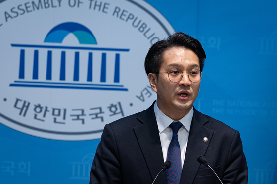 전용기, 박상용 검사 녹취 추가 공개…"변호인 이용 회유 시도"