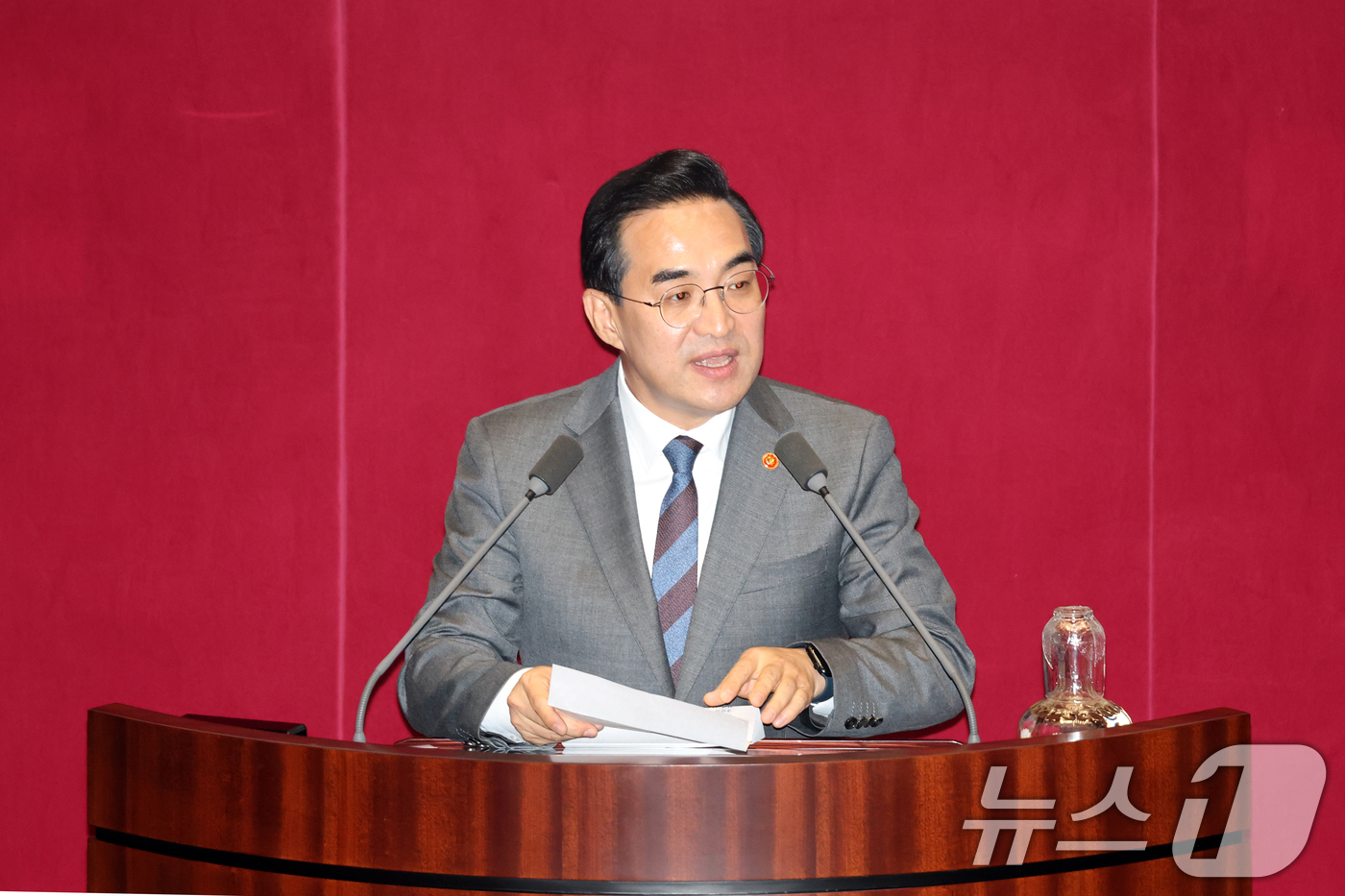 (서울=뉴스1) 이승배 기자 = 31일 서울 여의도 국회에서 열린 제433회국회(임시회) 제3차 본회의에서 박홍근 기획예산처 장관이 신임 국무위원 인사말을 하고 있다. 2026.3 …