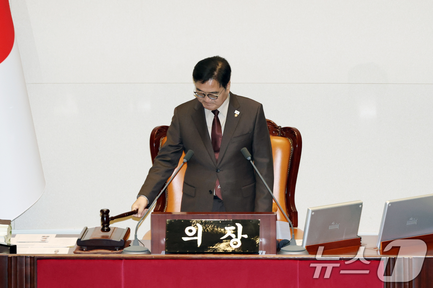 (서울=뉴스1) 이승배 기자 = 31일 서울 여의도 국회에서 열린 제433회국회(임시회) 제3차 본회의에서 우원식 국회의장이 의사진행을 하고 있다. 2026.3.31/뉴스1