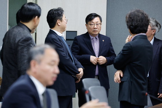 중동전쟁 대응 회의 참석하는 의협