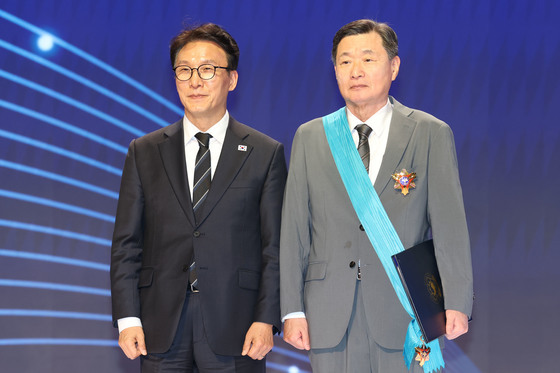 금탑산업훈장 수여받은 이종훈 인천도시가스 회장