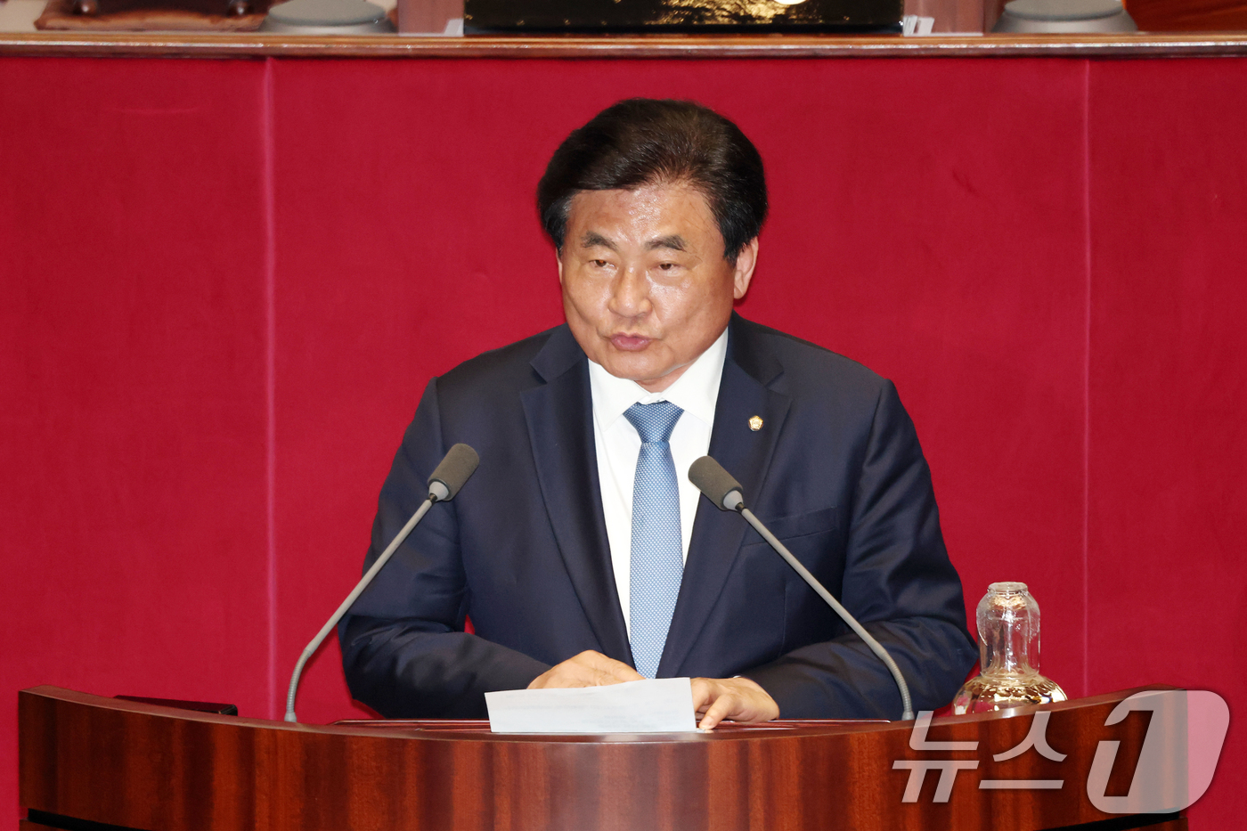 (서울=뉴스1) 이승배 기자 = 신임 보건복지위원장으로 선출된 소병훈 더불어민주당 의원이 31일 서울 여의도 국회에서 열린 제433회국회(임시회) 제3차 본회의에서 인사말을 하고 …