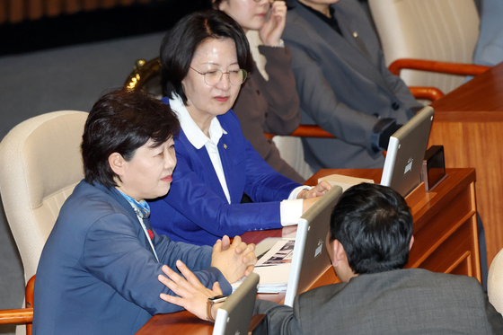 대화 나누는 서영교·추미애·김용민