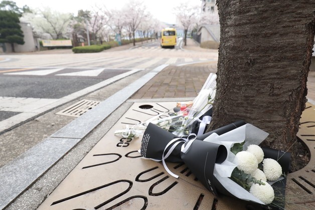 "착한 아이였는데…" 울산 아파트 초등생 사망 사고에 주민들 추모