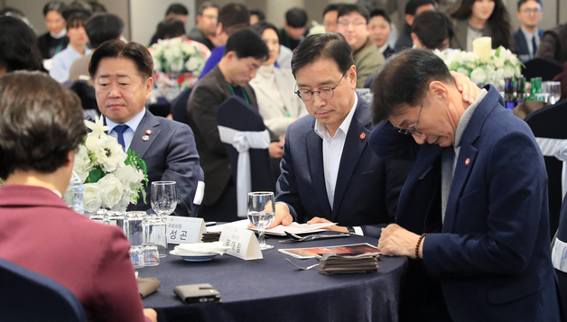 문대림 잇단 정책회동 제안에 오영훈·위성곤 "보여주기식" 외면