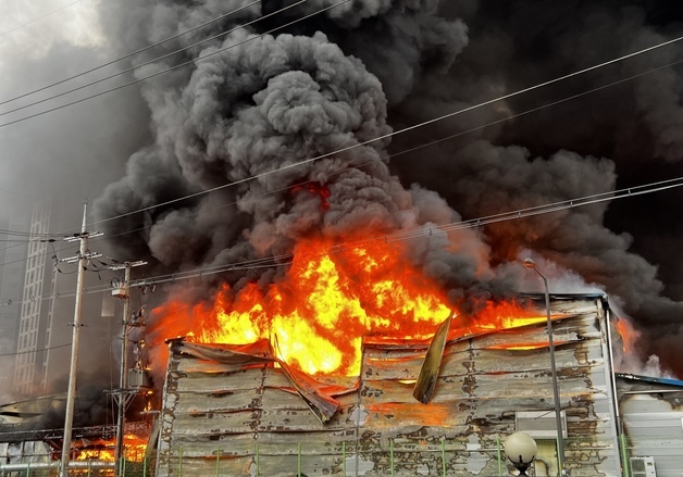 양주 섬유공장서 불…4시간30분 만에 초진(종합)