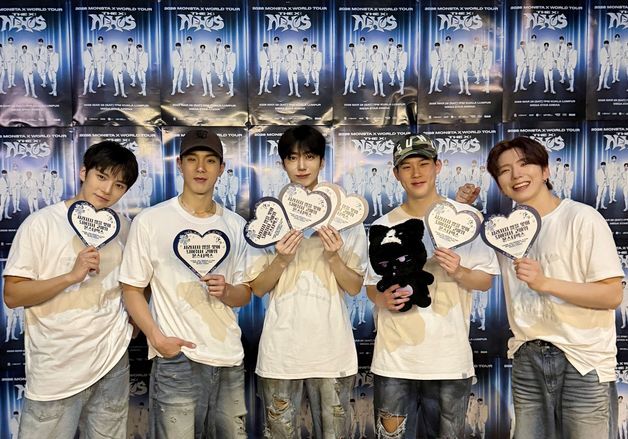 몬스타엑스, 쿠알라룸푸르 무대 달궜다…아시아 투어 열기 계속