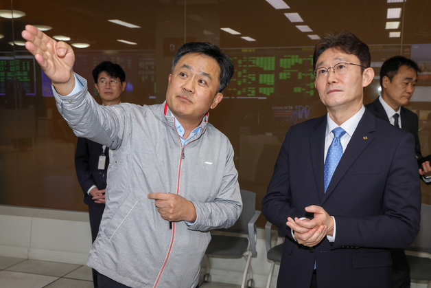 "해킹 악몽 다시는"…취임하자마자 보안관제센터 달려간 KT 박윤영