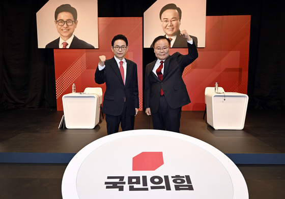 이철우 “성과로 증명” vs 김재원 “변화 필요”…경북지사 토론 격돌