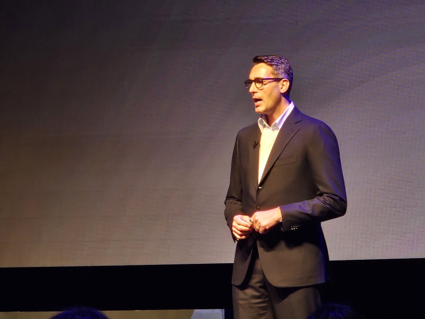 본문 이미지 - 패트릭 쇠더룬드 넥슨 일본법인 회장이 31일 일본 도쿄에서 열린 자본시장 브리핑 자리에서 발표하고 있다.(게임기자단 제공. 재판매 및 DB금지)2026.3.31 ⓒ 뉴스1