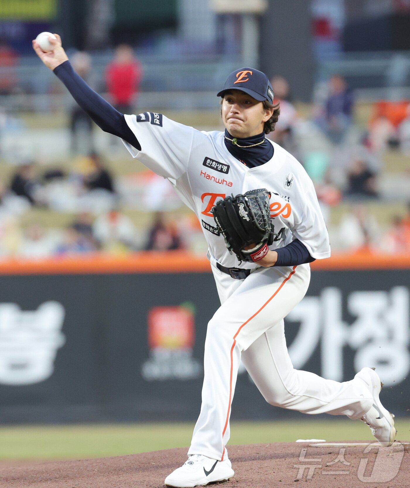 본문 이미지 - 31일 대전 한화생명볼파크에서 열린 2026 신한 SOL KBO리그 KT 위즈와 한화 이글스의 경기에서 한화 화이트가 선발 투구하고 있다. 2026.3.31 ⓒ 뉴스1 김기남 기자