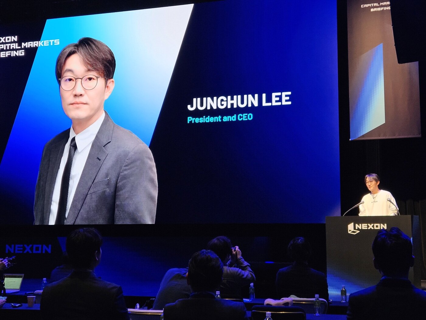 본문 이미지 - 이정헌 넥슨 일본법인 대표이사가 31일 일본 도쿄에서 열린 자본시장 브리핑 자리에서 발표하고 있다.(게임기자단 제공. 재판매 및 DB금지)2026.3.31 ⓒ 뉴스1