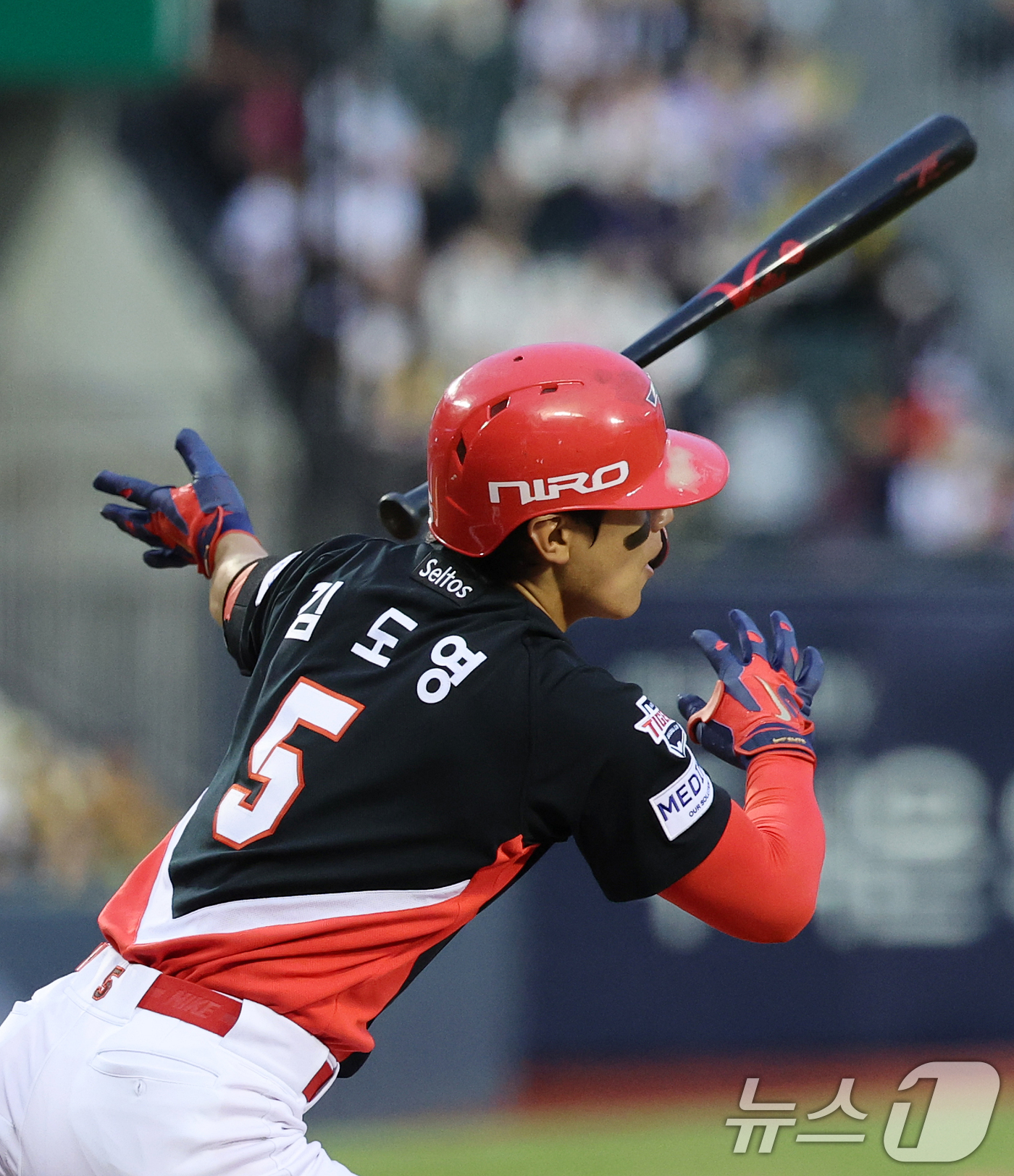 (서울=뉴스1) 오대일 기자 = 31일 서울 송파구 잠실야구장에서 열린 '2026 신한 SOL KBO리그' 열린 KIA 타이거즈와 LG트윈스의 경기, 1회초 KIA 공격 1사 2루 …