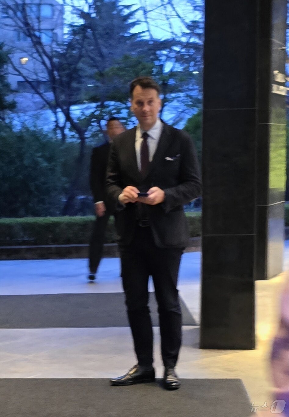 본문 이미지 - 악셀 뒤마 에르메스 회장 겸 최고경영자(CEO)가 31일 서울 그랜드 하얏트 호텔 그랜드 살롱에서 열린 '포럼 H 2026'(Forum H 2026)에 참석하고 있다. ⓒ 뉴스1 최소망 기자