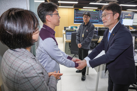 박윤영 KT 대표, 보안·네트워크 현장부터 챙겼다