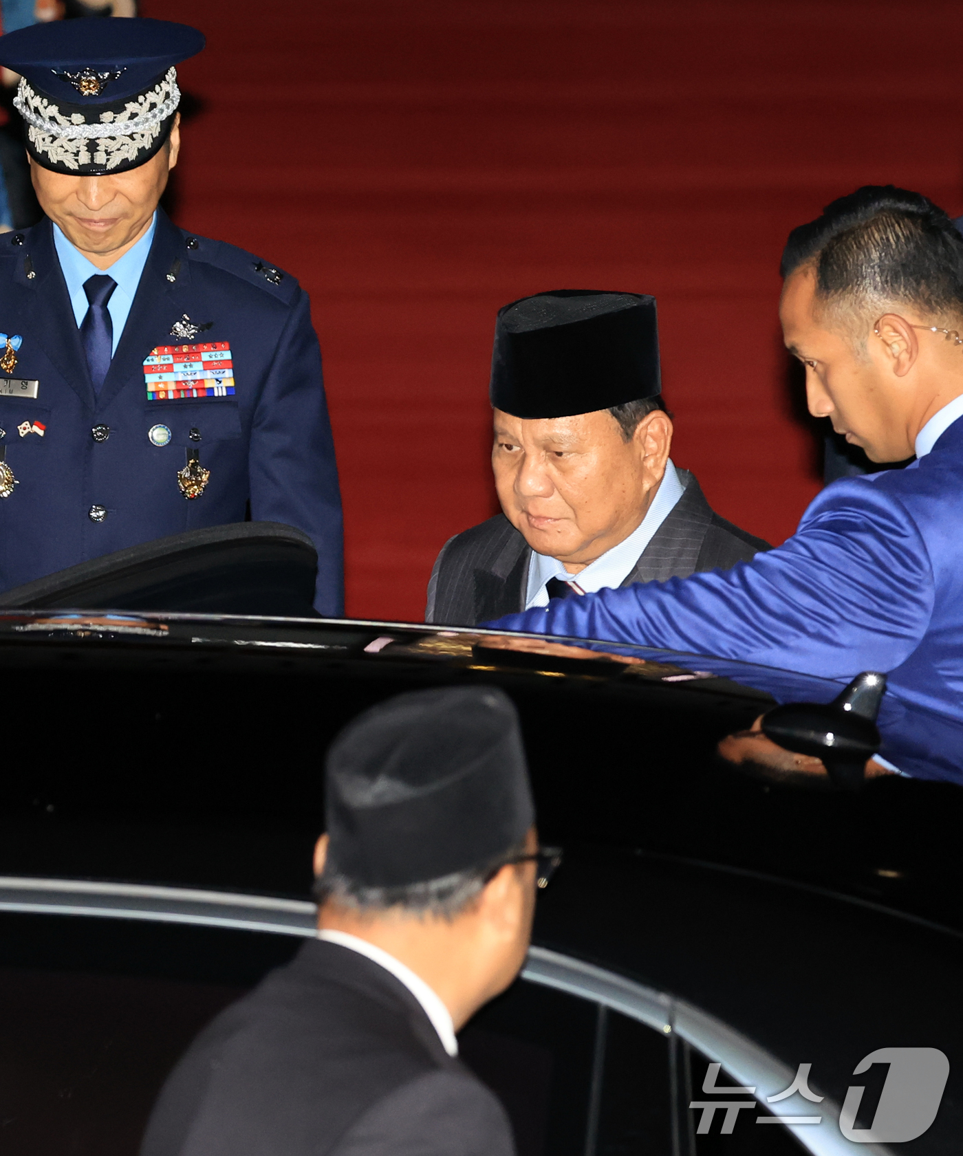 (성남=뉴스1) 이호윤 기자 = 프라보워 수비안토 인도네시아 대통령이 31일 경기 성남시 서울공항을 통해 방한하고 있다.프라보워 대통령은 내달 1일 이재명 대통령과 정상회담을 진행 …