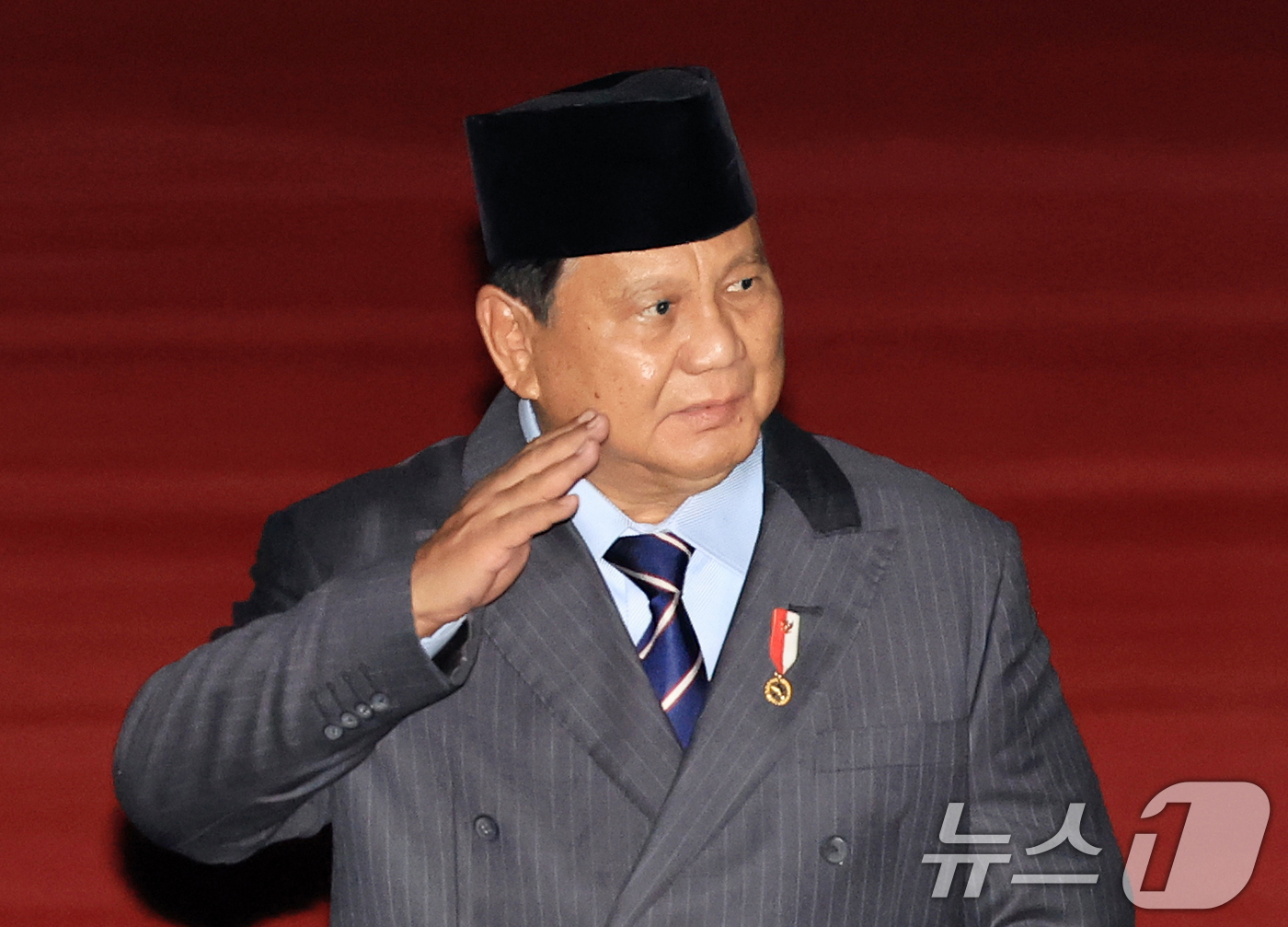 (성남=뉴스1) 이호윤 기자 = 프라보워 수비안토 인도네시아 대통령이 31일 경기 성남시 서울공항을 통해 방한하고 있다.프라보워 대통령은 내달 1일 이재명 대통령과 정상회담을 진행 …