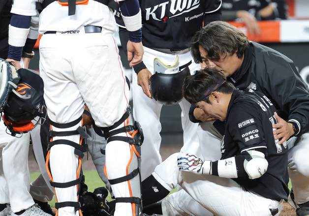 '헤드샷' 맞은 KT 허경민, 엔트리 말소…롯데 신인 신동건 1군행